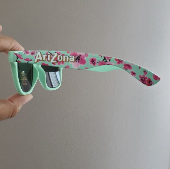 Accessories - NEW Arizona Tea Sunglasses